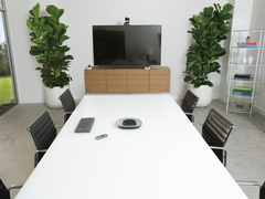 7_logitech_room_nomics